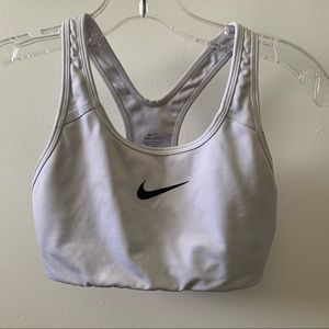 Nike Women’s White Sports Bra Size Small